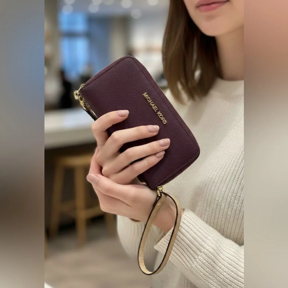 New Jet set Michael Kors Plum Zip Wristlet/wallet with Tan Strap - Picture 3 of 13